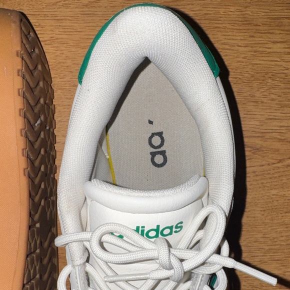 Adidas Classic White and Green Shoes with Brown Sole - Picture 3 of 6
